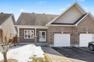 2-bedroom semi-detached home for sale in Simcoe — 18 Abbey Crescent