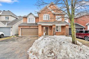 4-bedroom detached home for sale in Ottawa — 18 Irish Rose Crescent