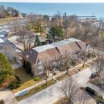 3-bedroom att/row/townhouse for sale in Halton — 190 Dorval Drive (Photo 3)