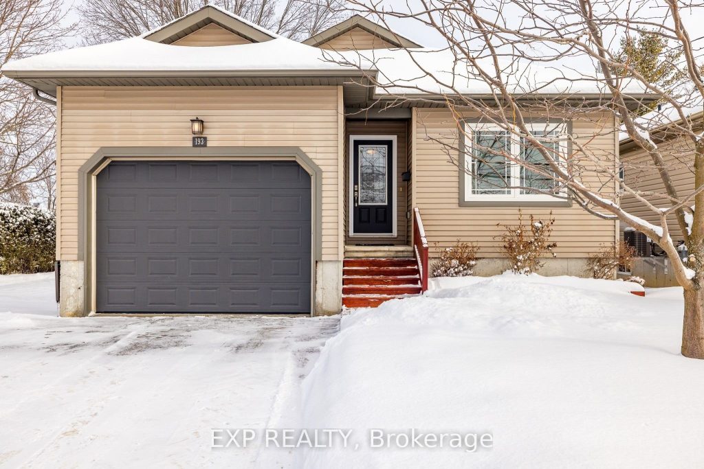4-bedroom detached home for sale in Lanark — 193 Napoleon Street (Photo 1)