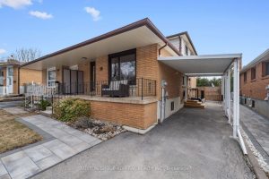 4-bedroom semi-detached home for sale in Toronto — 19 Mentor Boulevard