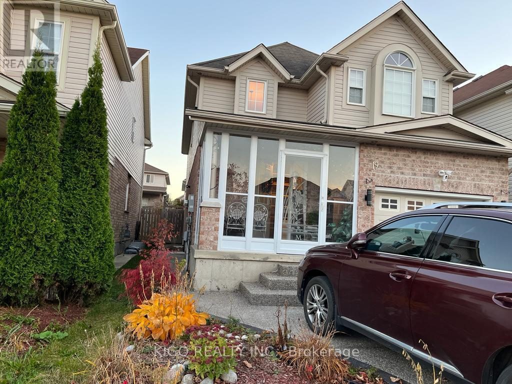 1-bedroom home for rent in Kitchener — 19 Sophia Crescent (Photo 1)