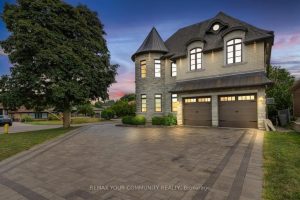 4-bedroom detached home for sale in York — 1 Lancer Drive