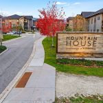 2-bedroom condo apartment for rent in Collingwood — 202 - 18 Beckwith Lane (Photo 2)
