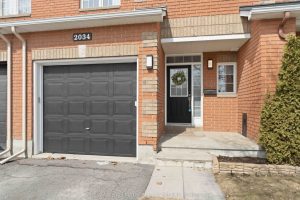 3-bedroom att/row/townhouse for sale in Ottawa — 2034 Winsome Terrace