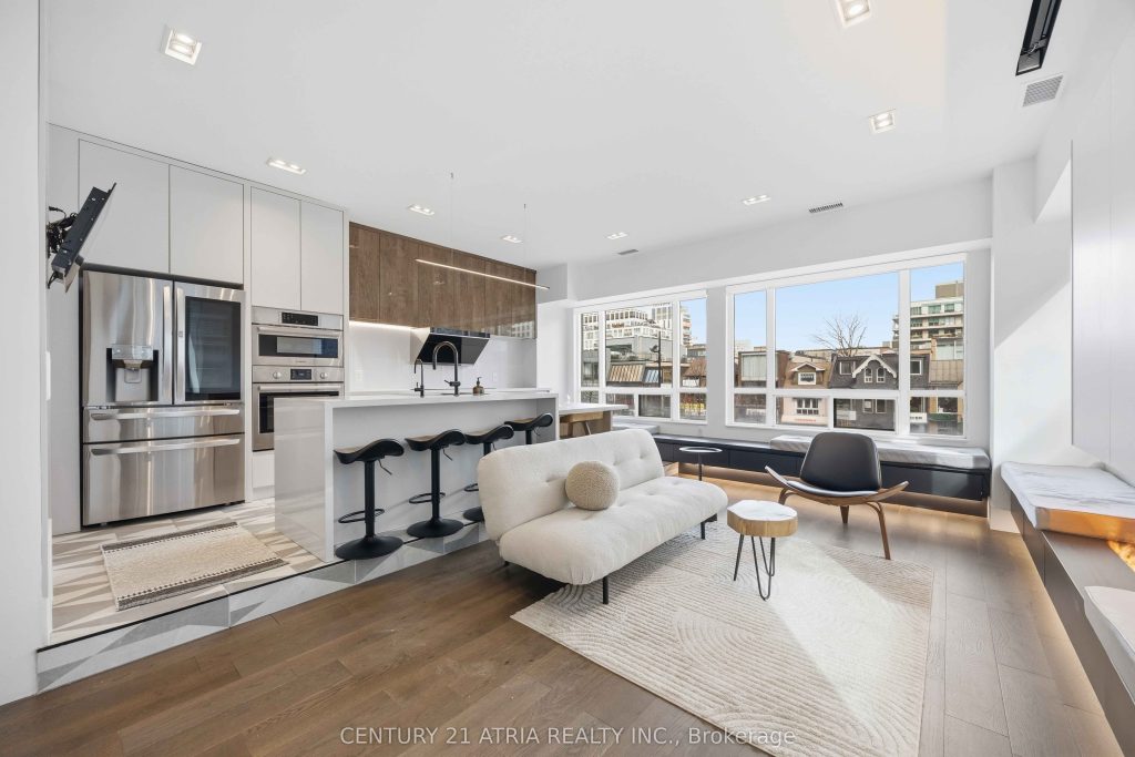 2-bedroom condo apartment for rent in Toronto — 203 - 102 Bloor Street W (Photo 1)