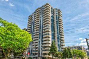 2-bedroom condo apartment for sale in Hamilton — 203 - 67 Caroline Street S