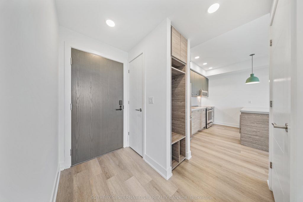 2-bedroom condo apartment for rent in Toronto — 204 - 484 Spadina Avenue (Photo 1)