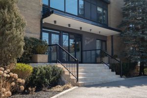 Studio condo apartment for rent in Toronto — 205 - 1901 Bayview Avenue E