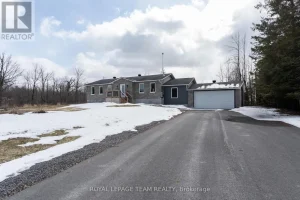 4-bedroom home for sale in Carleton Place — 2071 8th Line