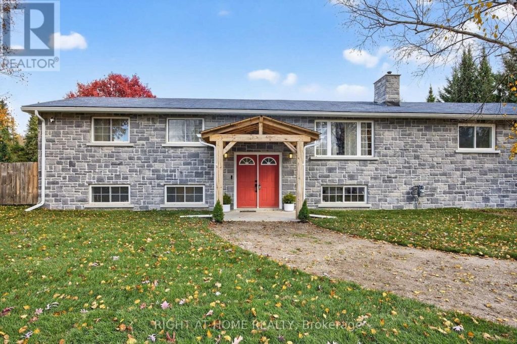 2-bedroom detached home for sale in Simcoe — 207 Scarlett Line (Photo 1)