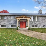2-bedroom detached home for sale in Simcoe — 207 Scarlett Line (Photo 3)