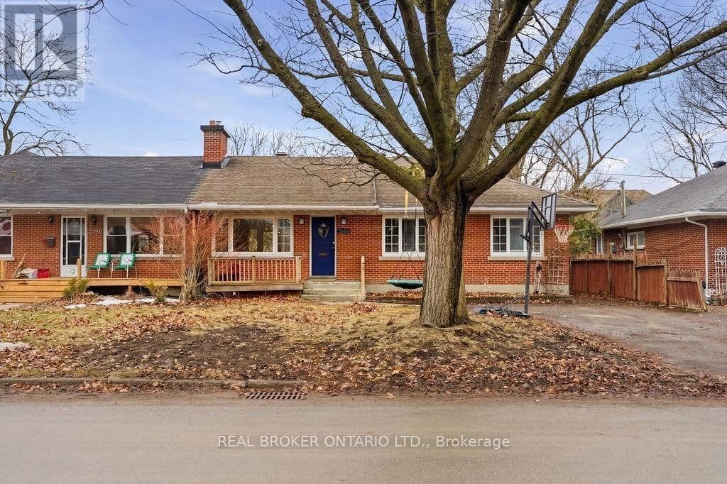 4-bedroom home for sale in Ottawa — 2086 Blossom Drive (Photo 1)