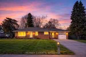 3-bedroom detached home for sale in Simcoe — 2088 Killarney Beach Road