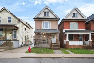 4-bedroom home for sale in Hamilton — 209 Glendale Avenue N
