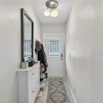 4-bedroom home for sale in Hamilton — 209 Glendale Avenue N (Photo 2)