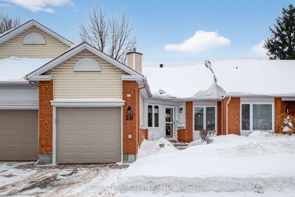 2-bedroom condo townhouse for sale in Ottawa — 20 River Oaks Court (Photo 1)