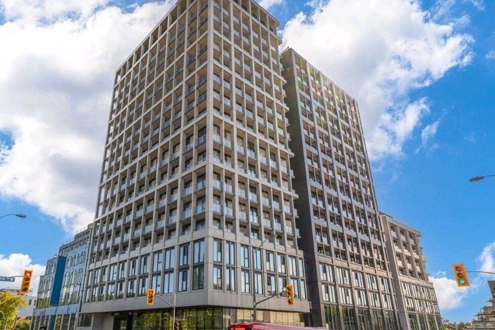 1-bedroom condo apartment for sale in Toronto — 210 - 2020 Bathurst Street (Photo 1)