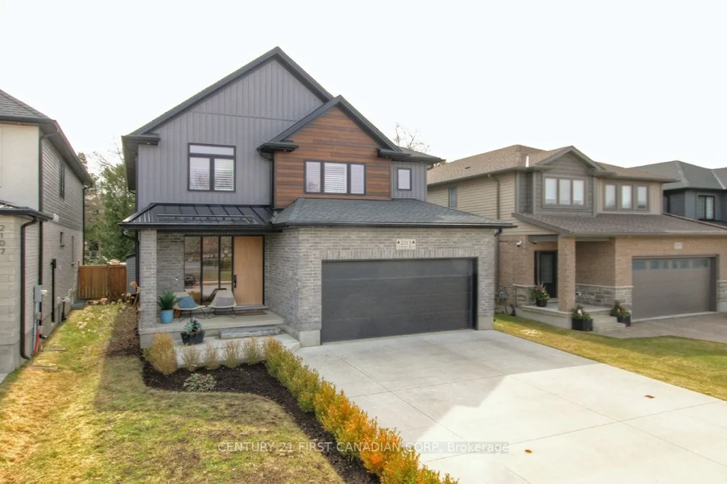 3-bedroom detached home for sale in Middlesex — 2113 Linkway Boulevard (Photo 1)