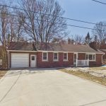 3-bedroom detached home for sale in Bruce — 214 Hinks Street (Photo 3)