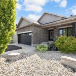 2-bedroom detached home for sale in Lanark — 216 Mckenny Street (Photo 2)