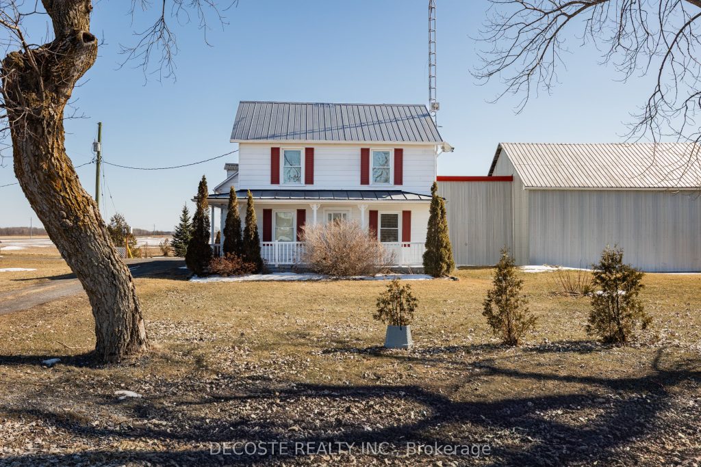 5-bedroom detached home for sale in Stormont — 21930 Menard Road (Photo 1)