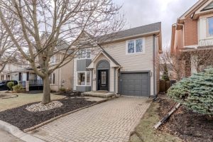 3-bedroom detached home for sale in Halton — 2218 Bluegrass Lane