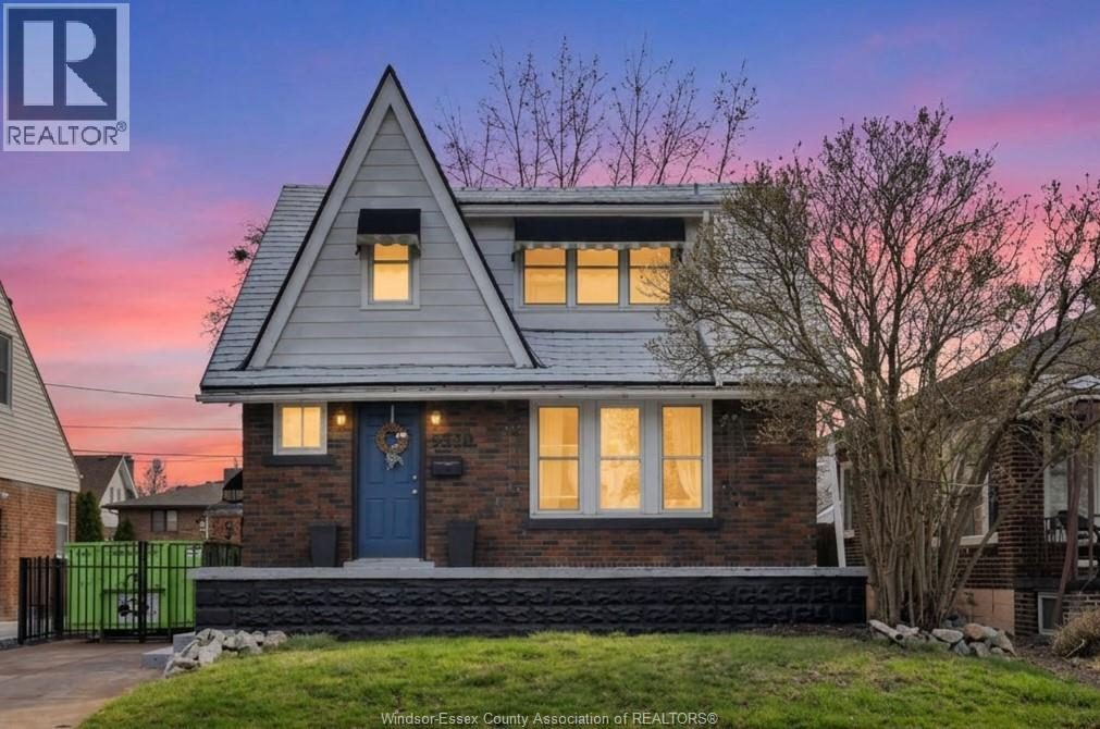 4-bedroom home for sale in Windsor — 2230 Hall (Photo 1)