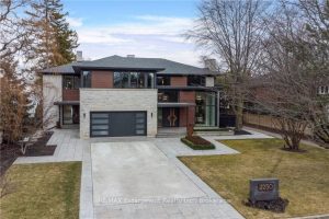 4-bedroom detached home for sale in Halton — 2250 Chancery Lane W