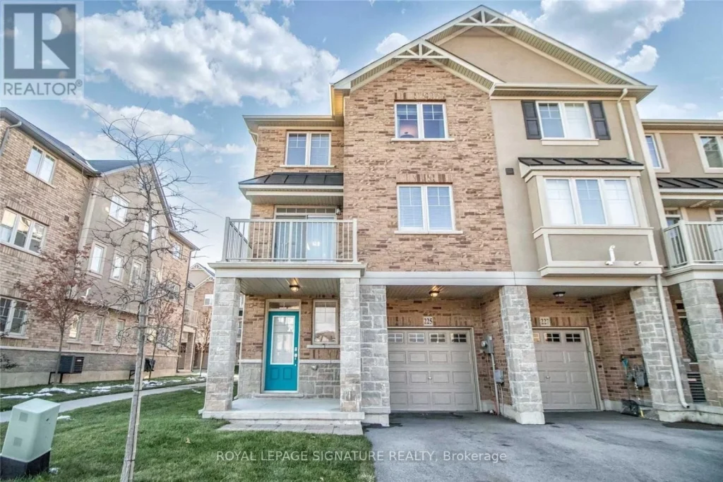 3-bedroom home for rent in Hamilton — 225 Westbank Trail (Photo 1)