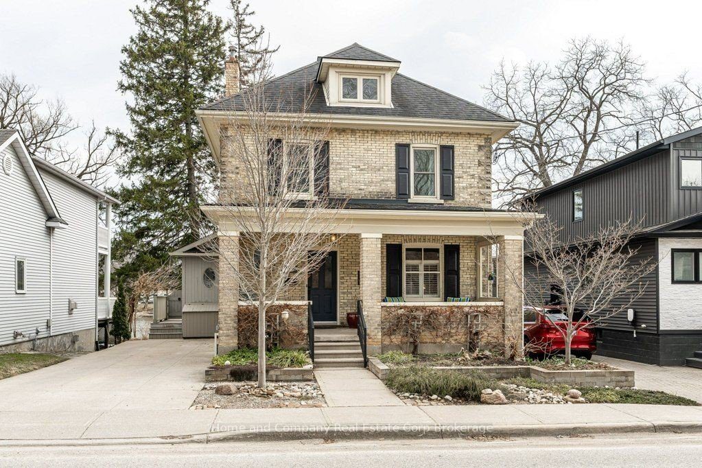 5-bedroom detached home for sale in Perth — 227 William Street (Photo 1)