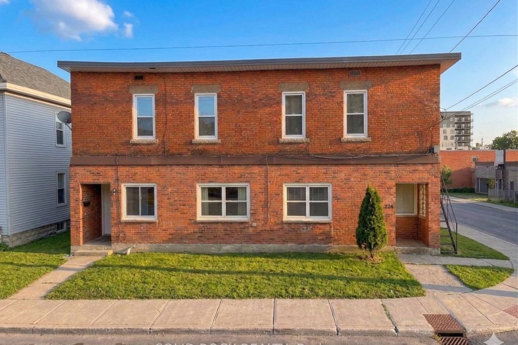 1-bedroom fourplex home for rent in Ottawa — 228 Lebreton Street N (Photo 1)