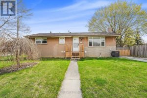 2-bedroom detached home for sale in Hamilton — 22 Halam Avenue