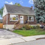2-bedroom detached home for sale in Hamilton — 22 Halam Avenue (Photo 3)