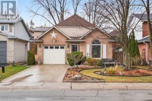 3-bedroom detached home for sale in Hamilton — 22 Novoco Drive