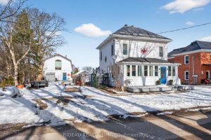 2-bedroom detached home for sale in Leeds And Grenville — 22 Perth Street