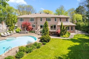 5-bedroom detached home for sale in Toronto — 22 Valloncliffe Road