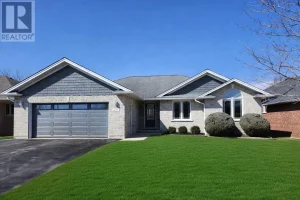 4-bedroom home for sale in Hanover — 230 4th Street Crescent