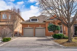3-bedroom detached home for sale in York — 23 Amelynn Crescent