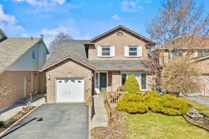 4-bedroom detached home for sale in Hamilton — 23 Ricardo Court