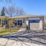 3-bedroom home for sale in Burlington — 2405 Malcom Crescent (Photo 2)