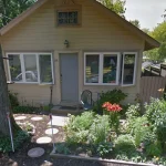 2-bedroom detached home for sale in Niagara — 240 Lincoln Road W (Photo 3)