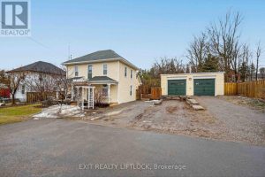 4-bedroom detached home for sale in Kawartha Lakes — 2464 Queen Mary Street