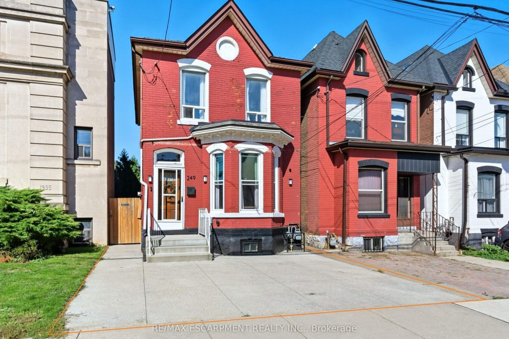 3-bedroom detached home for sale in Hamilton — 249 Bay Street N (Photo 1)