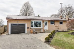 3-bedroom detached home for sale in Elgin — 24 Centennial Avenue