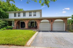 4-bedroom home for sale in Oakville — 2525 Woburn Crescent