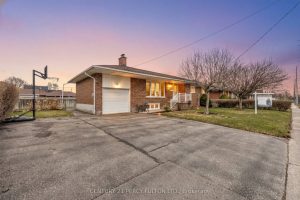 3-bedroom detached home for sale in Peel — 2553 Stillmeadow Drive