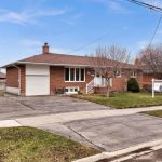 3-bedroom detached home for sale in Peel — 2553 Stillmeadow Drive (Photo 2)