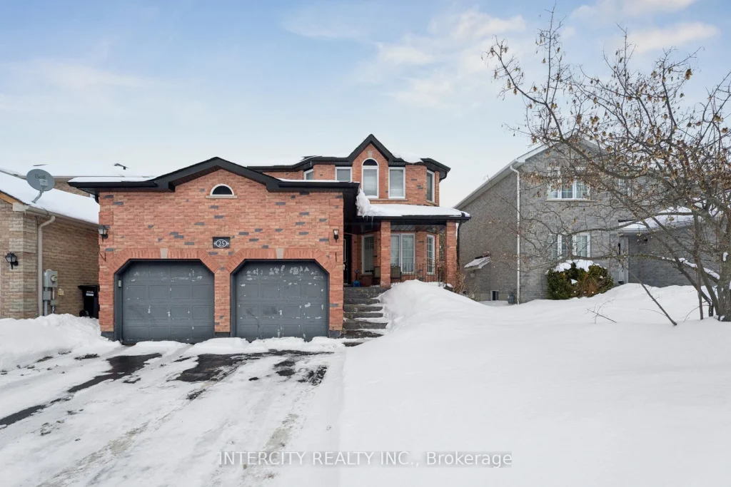 4-bedroom detached home for sale in Simcoe — 25 Meyer Avenue (Photo 1)