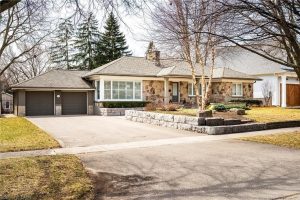 4-bedroom home for sale in Oakville — 262 Oakwood Crescent